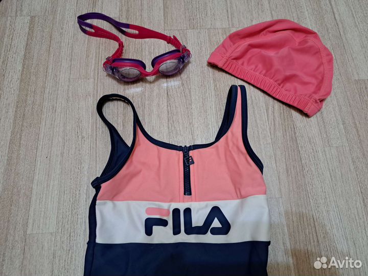 Комплект (купальник, шапочка и очки) на 116-122