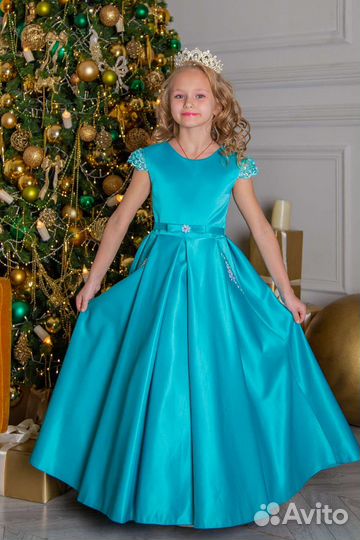 Синее платье с жемчугом и стразами. Новое