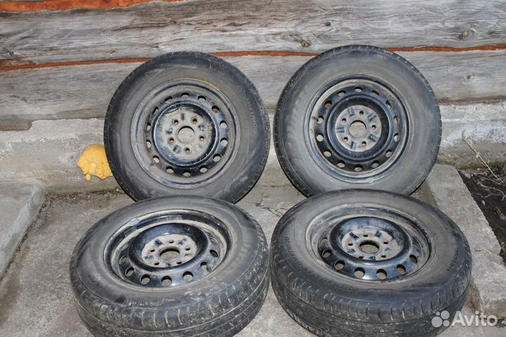 R14 Viatti Strada Asimmetrico 185/70, PCD 5x114.3 DIA 60.1