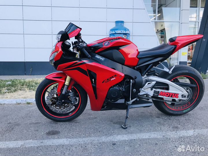 Honda cbr 1000 rr fireblade