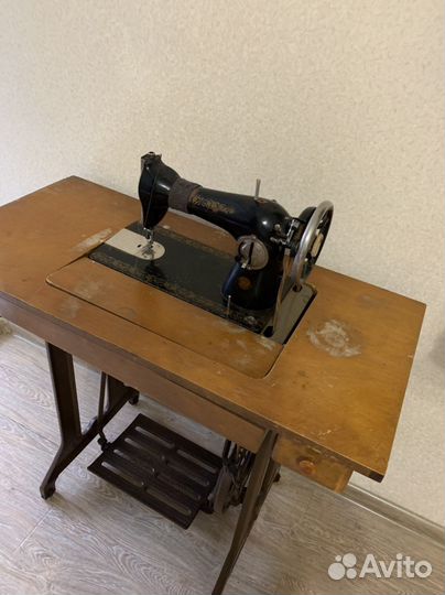 Швейная машина