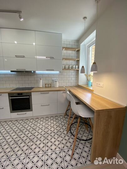 Кухня на заказ с доводчиками