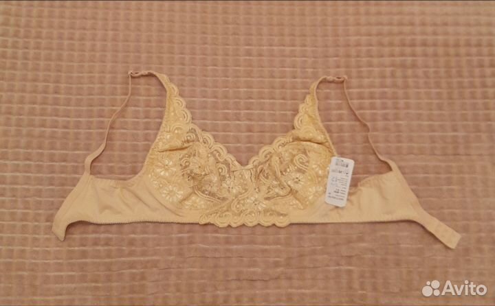 Бюсгалтер новый