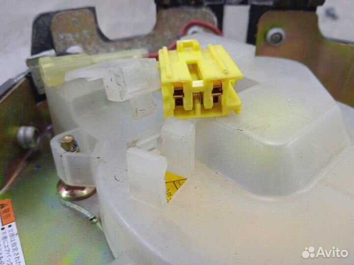 Подушка безопасности в рулевое колесо Suzuki Swift