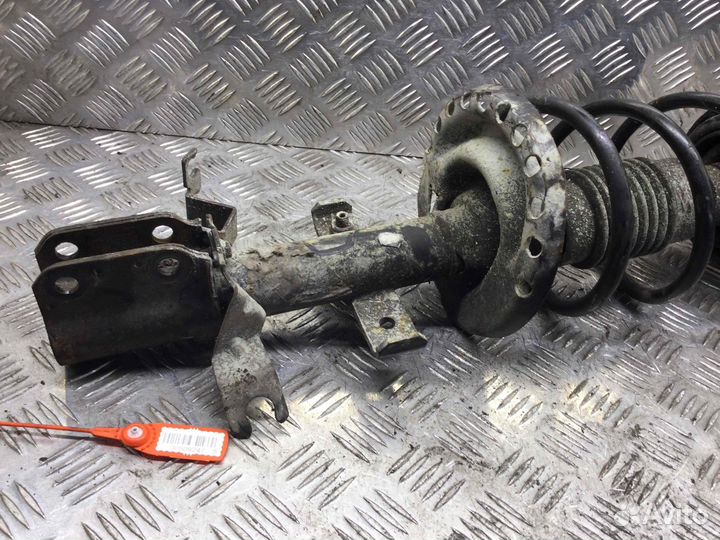 Стойка передняя правая Renault Modus D4K12 (d4f740