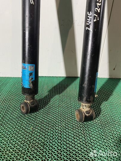 Стойки задние Mercedes E-class w210 комплект