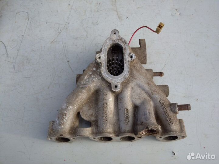 Коллектор впускной Фольксваген Пассат Б3 Ауди 80