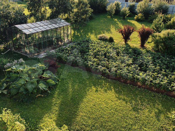 Дом 195 м² на участке 15 сот.