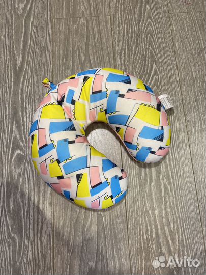 Подушка в машину для шеи