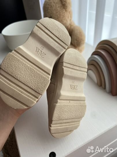 Ботинки zara для девочки 20
