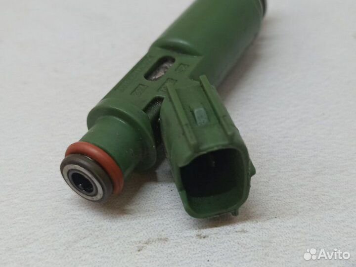 Форсунка топливная Toyota Avensis ZZT251 1ZZ-FE