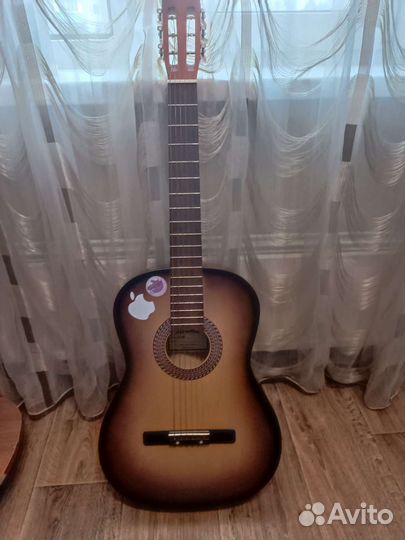 Продам гитару