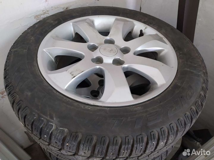 R16 Pirelli Carrier Winter 205/60, PCD 5x114.3 DIA 42