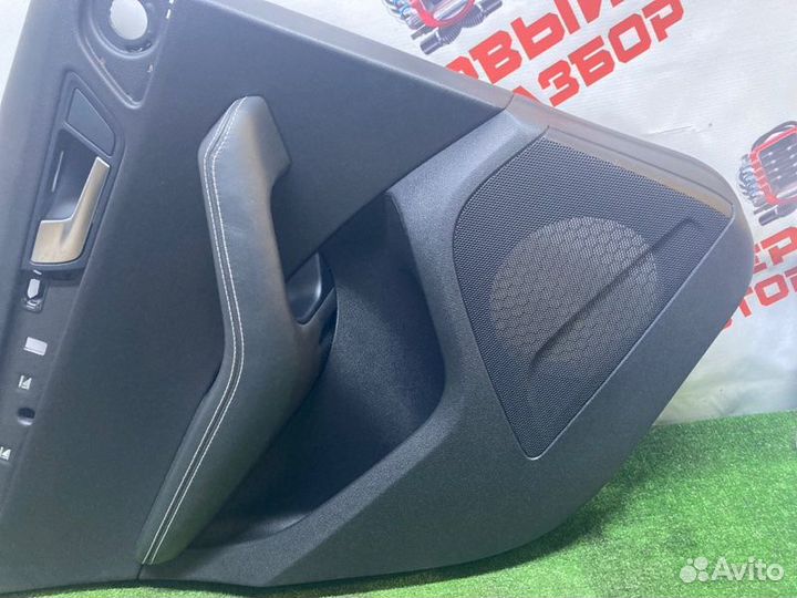 Обшивка двери задняя левая Audi Q5 2012