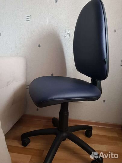 Компьютерное кресло Престиж новое