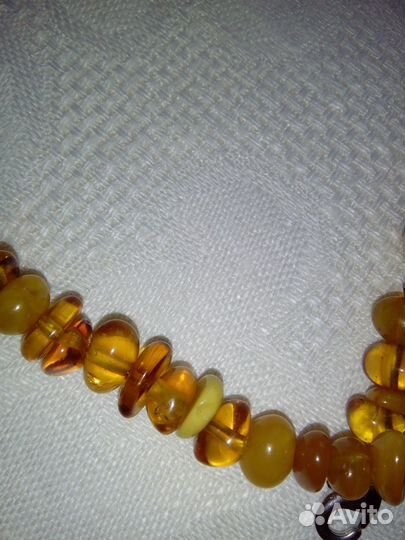 Янтарные бусы