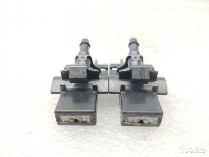 Форсунка стеклоомывателя передняя Lexus Rx450H