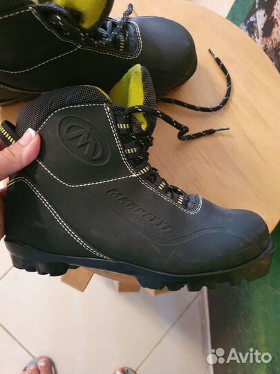 Ботинки лыжные