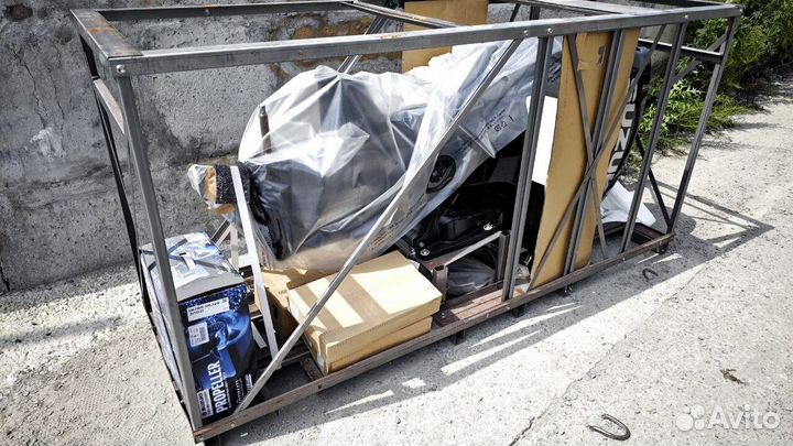 Мотор лодочный Suzuki DF175ATL CAN черный