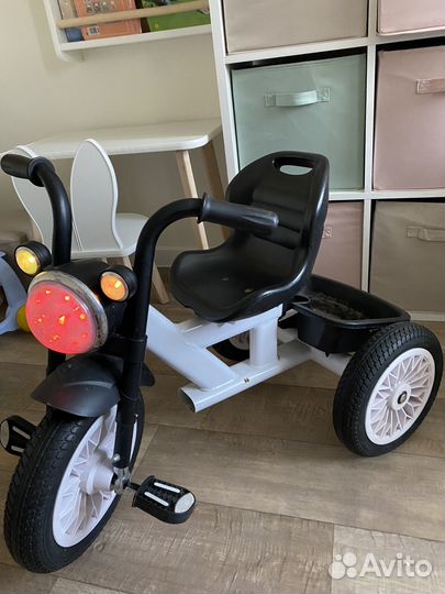 Трехколесный велосипед