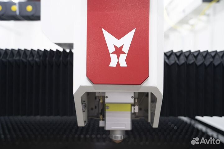 Лазерный станок по металлу с кабиной 3 кв и 6 кв