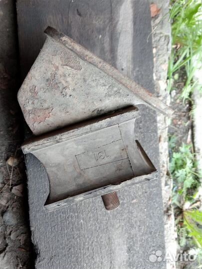 Подушка двс передняя Isuzu Giga 10PD1