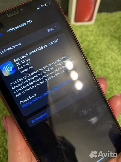 Продаю iPhone XR