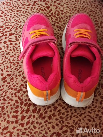 Кроссовки р.35 для девочки