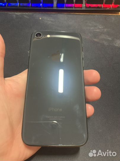 Телефон iPhone 8 64 gb