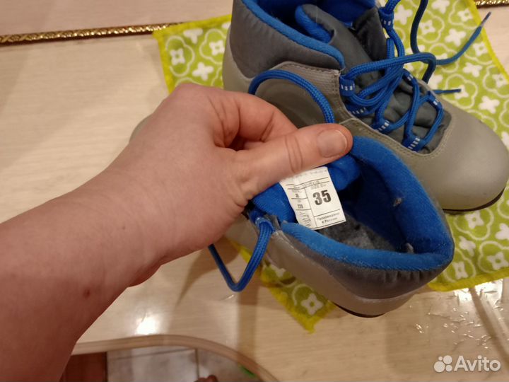 Лыжные ботинки 35р