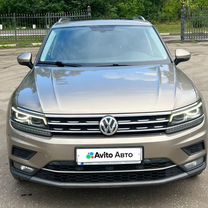 Volkswagen Tiguan 2.0 AMT, 2017, 107 000 км, с пробегом, цена 2 470 000 руб.