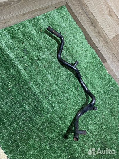 Трубка системы охлаждения Volkswagen 028121065