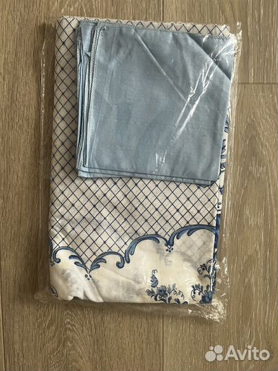 Скатерть с салфетками