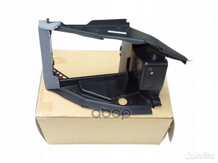 Диффузор радиатора LR038055 land rover