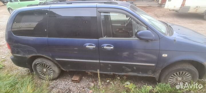 Kia carnival 2005 г на запчасти целиком