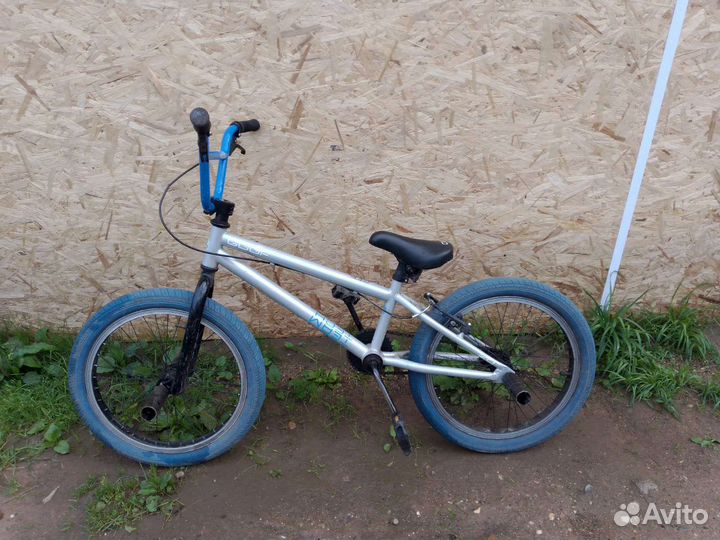 Трюковой велосипед BMX