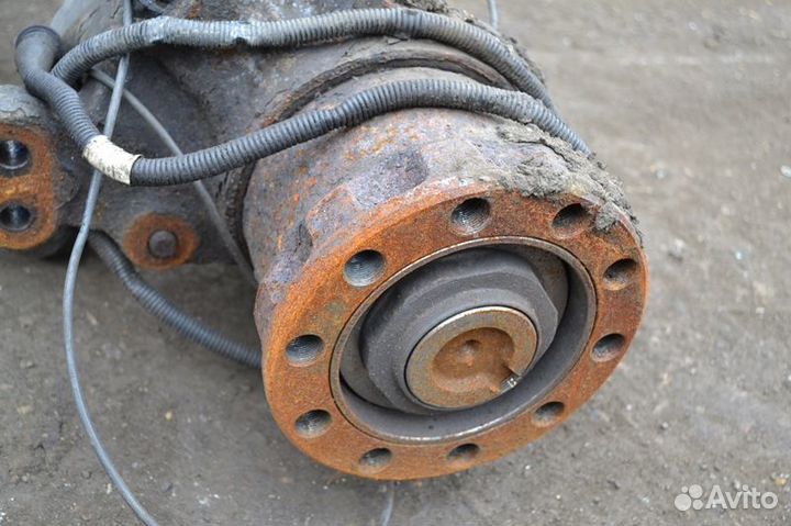 Ступица, дисковые тормоза, передний мост, левая me