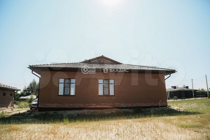 Дом 162,9 м² на участке 9 сот.