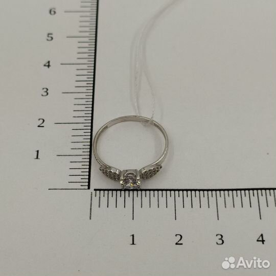 Кольцо с синтетическим камнем Золото