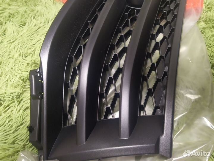 Решетка радиатора х Рэй, молдинг