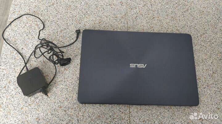 Ноутбук asus vivobook 17