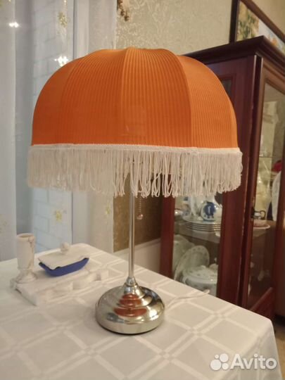 Настольная лампа