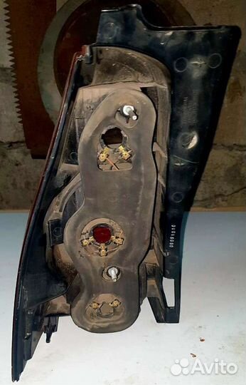 Задний фонарь Toyota Hilux Surf 4-ое поколение