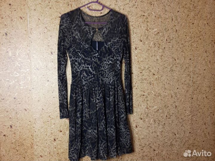 Платье для девочки нарядное р-р 44