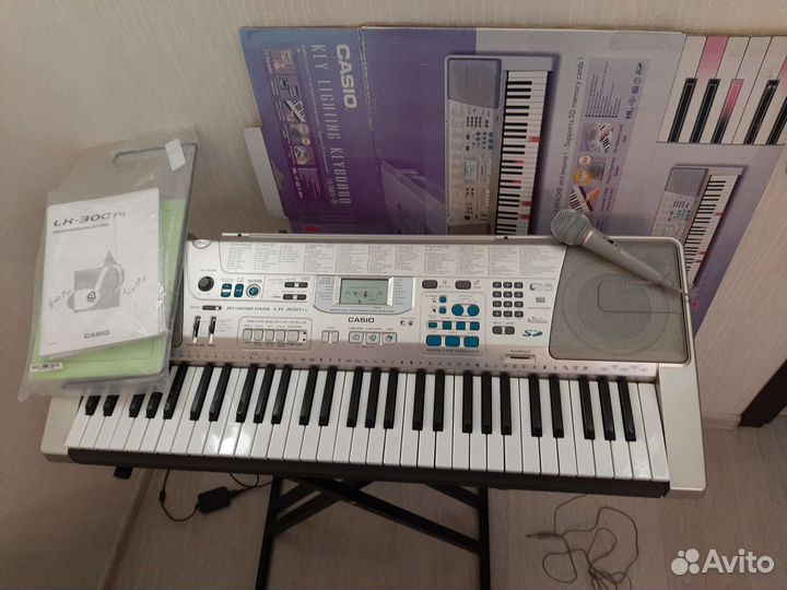 Синтезатор casio lk 300tu