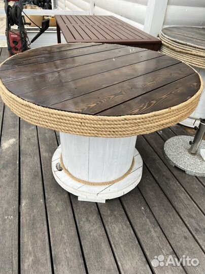 Стол для кафе