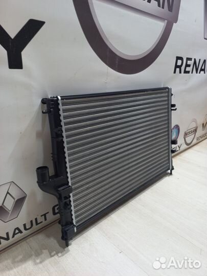 Радиатор охлаждения двигателя основной Renault san