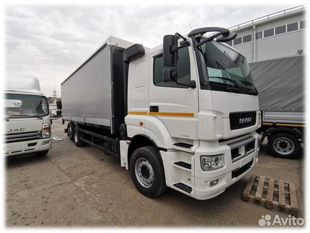 Требуется водитель кат C на мерседес