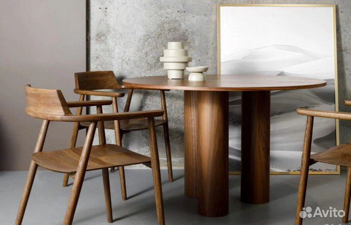 Стол обеденный круглый от дизайн-студии