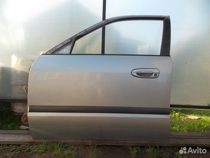 Дверь левая передняя Mazda Capella 7 GF